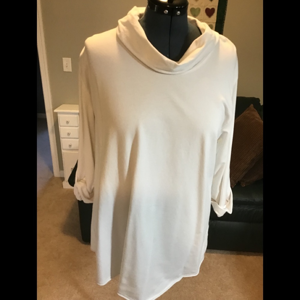 Focus brand top
